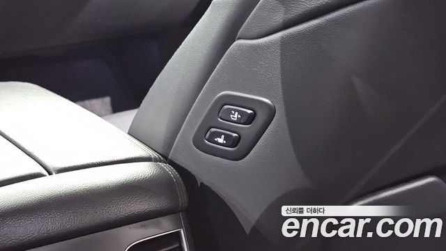 Genesis G80 2017 — photo 32