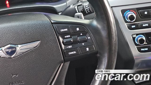 Genesis G80 2017 — photo 33