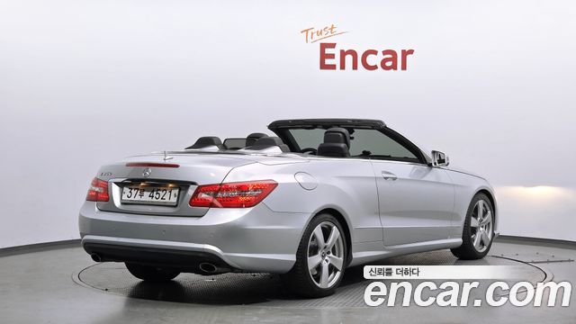 Mercedes-Benz E-Class 2010 — photo 2