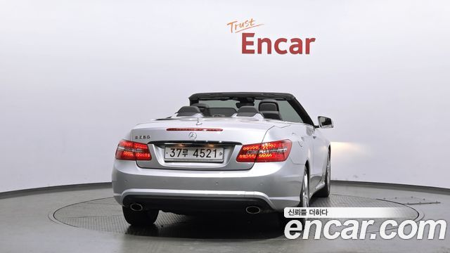 Mercedes-Benz E-Class 2010 — photo 4