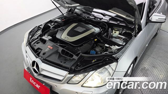 Mercedes-Benz E-Class 2010 — photo 6