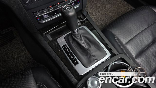 Mercedes-Benz E-Class 2010 — photo 9