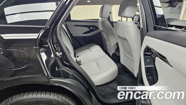 Land Rover Range Rover Evoque 2025 — photo 17