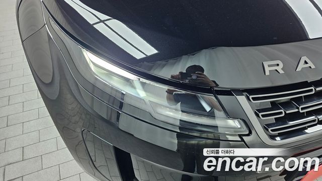 Land Rover Range Rover Evoque 2025 — photo 8
