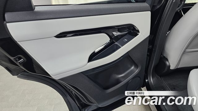 Land Rover Range Rover Evoque 2025 — photo 15