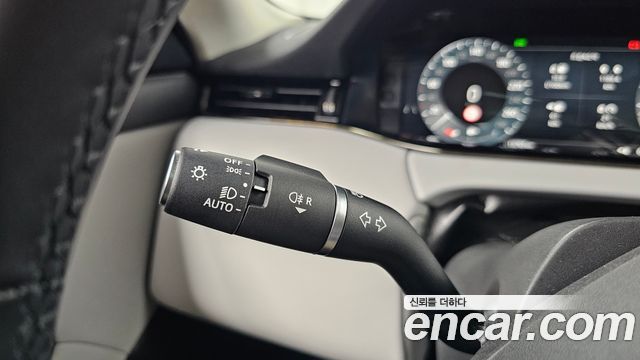 Land Rover Range Rover Evoque 2025 — photo 32