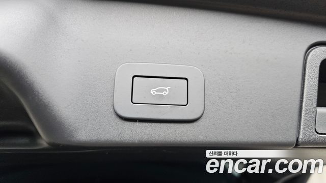 Land Rover Range Rover Evoque 2025 — photo 35