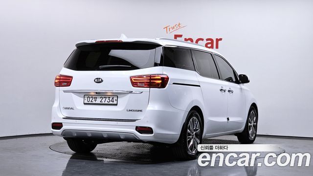 Kia Canival 2019 — photo 2