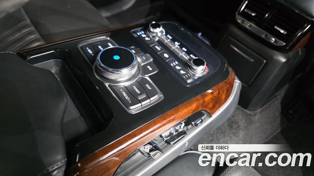 Genesis EQ900 2016 — photo 19