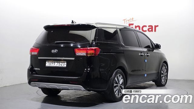 Kia Canival 2018 — photo 2