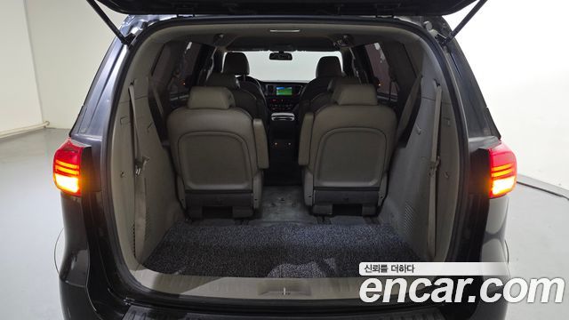 Kia Canival 2018 — photo 26