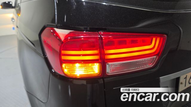Kia Canival 2018 — photo 9