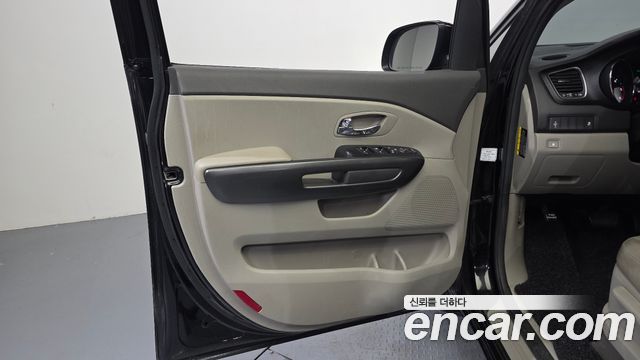 Kia Canival 2018 — photo 14
