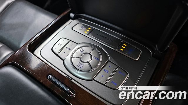 Hyundai Genesis 2010 — photo 18