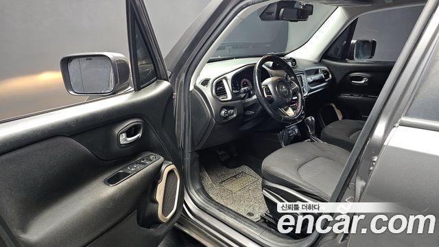 Jeep Renegade 2017 — photo 10