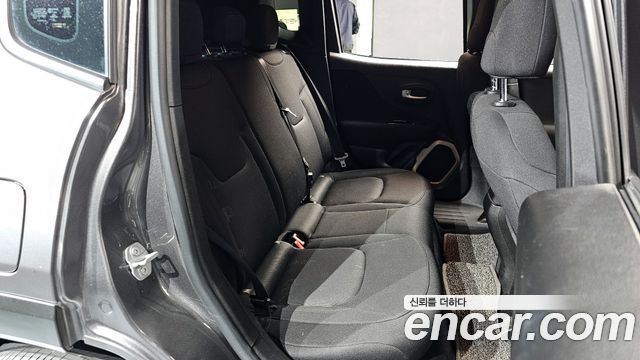 Jeep Renegade 2017 — photo 11