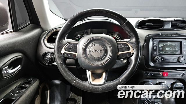 Jeep Renegade 2017 — photo 12