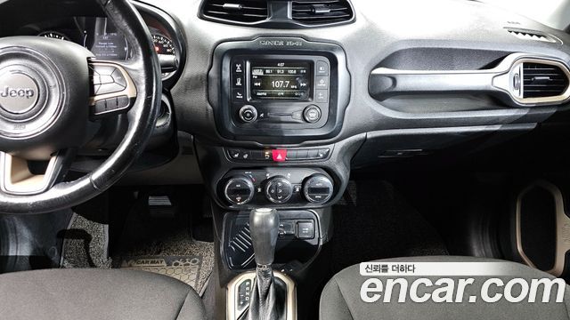 Jeep Renegade 2017 — photo 13
