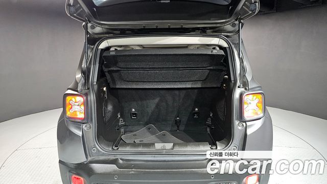 Jeep Renegade 2017 — photo 20