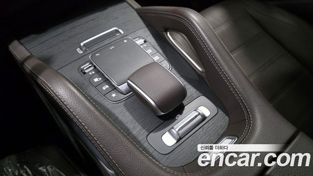 Mercedes-Benz GLE-Class 2023 — photo 15