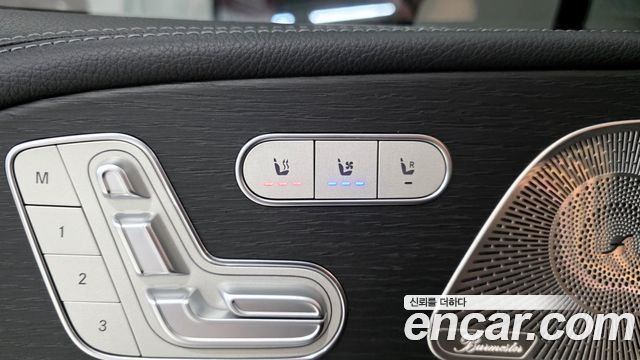 Mercedes-Benz GLE-Class 2023 — photo 16