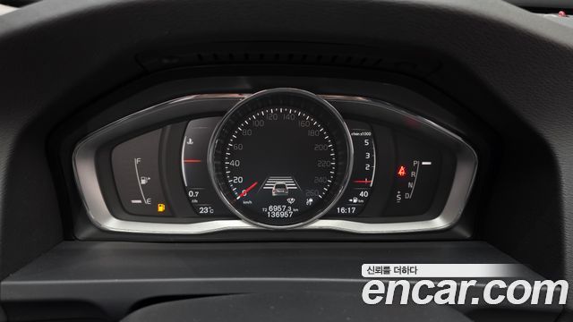 Volvo S60 2017 — photo 8