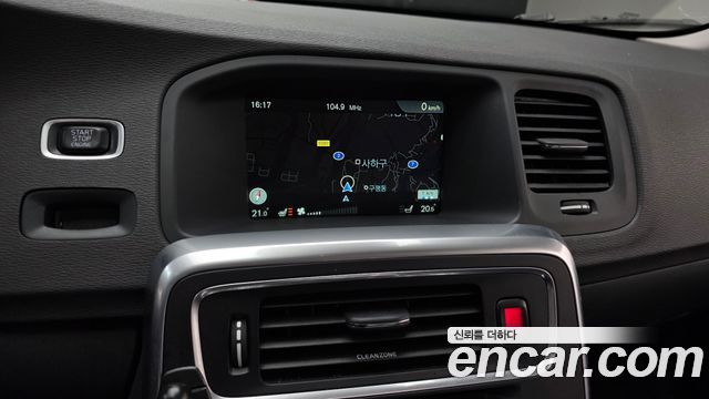Volvo S60 2017 — photo 14