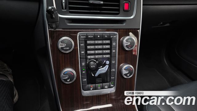 Volvo S60 2017 — photo 17