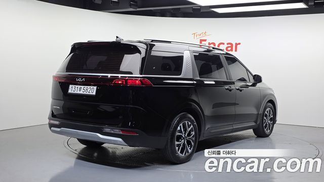 Kia Canival 2023 — photo 2