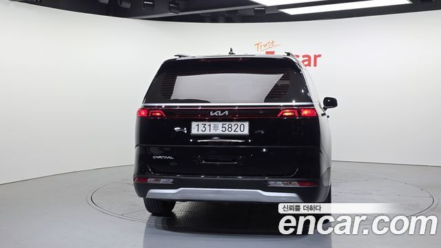 Kia Canival 2023 — photo 4