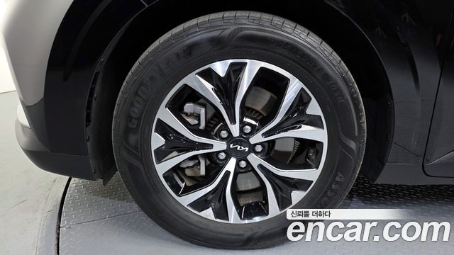 Kia Canival 2023 — photo 5