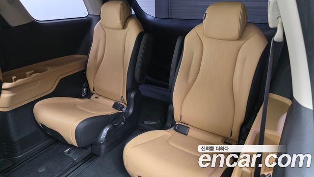 Kia Canival 2023 — photo 17