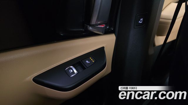 Kia Canival 2023 — photo 18