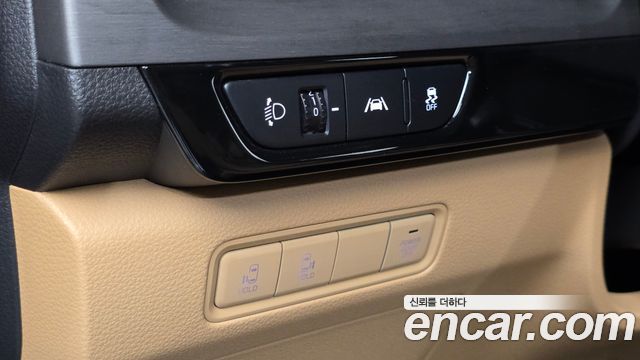Kia Canival 2023 — photo 25
