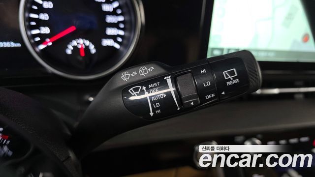 Kia Canival 2023 — photo 26