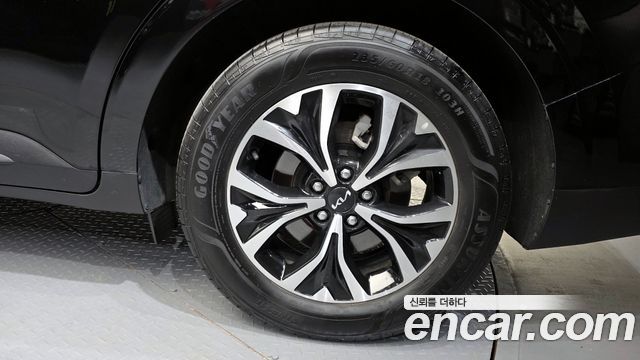 Kia Canival 2023 — photo 7