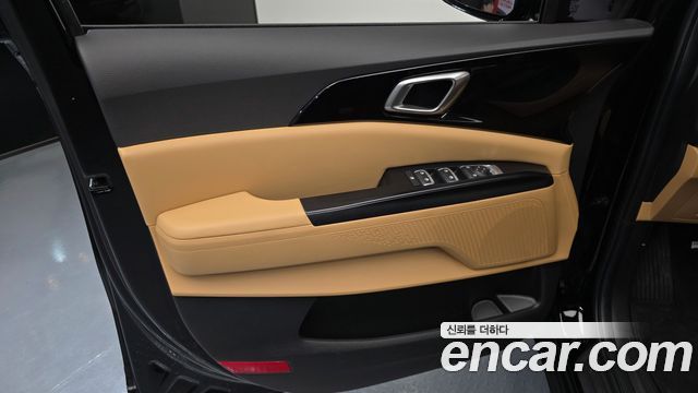 Kia Canival 2023 — photo 14