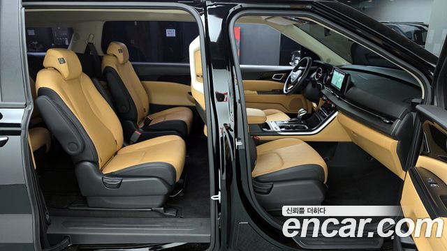 Kia Canival 2023 — photo 16
