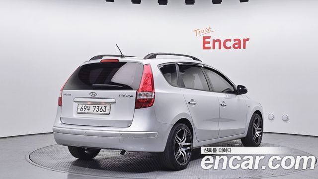 Hyundai i30 2010 — photo 2