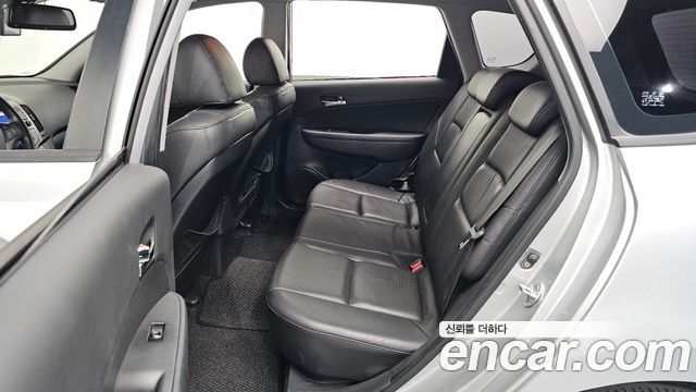 Hyundai i30 2010 — photo 19