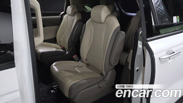 Kia Canival 2022 — photo 27