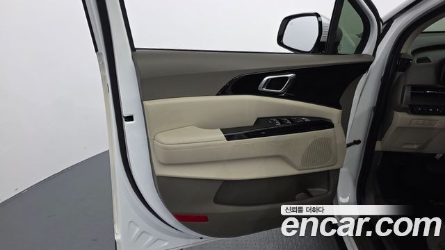 Kia Canival 2022 — photo 28