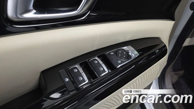 Kia Canival 2022 — photo 35