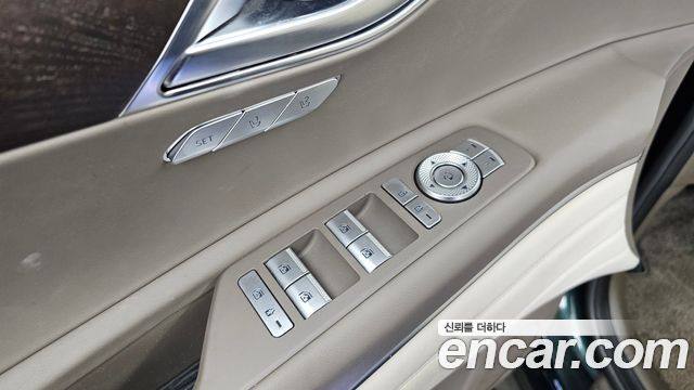 Genesis GV80 2020 — photo 29