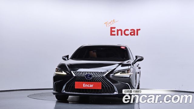 Lexus ES 2019 — photo 3