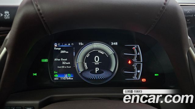 Lexus ES 2019 — photo 11