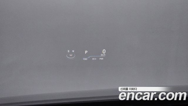 Lexus ES 2019 — photo 23