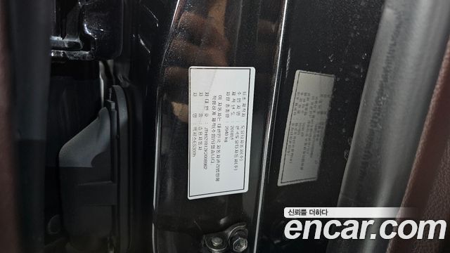 Lexus ES 2019 — photo 28