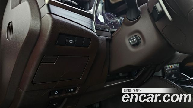 Lexus ES 2019 — photo 29