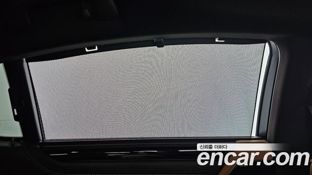 Lexus ES 2019 — photo 35
